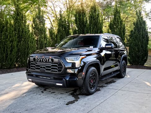 Used 2024 Toyota Sequoia TRD Pro AWD/4WD image 5
