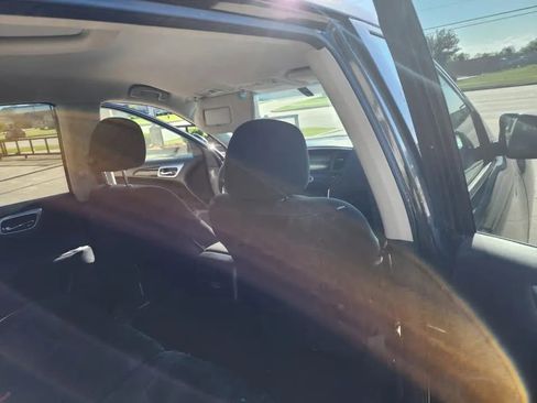 Used 2015 Nissan Pathfinder S image 13