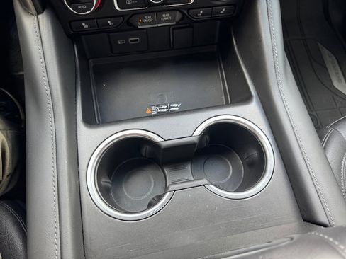 Used 2022 Chevrolet Suburban Z71 w/ Luxury Package image 28