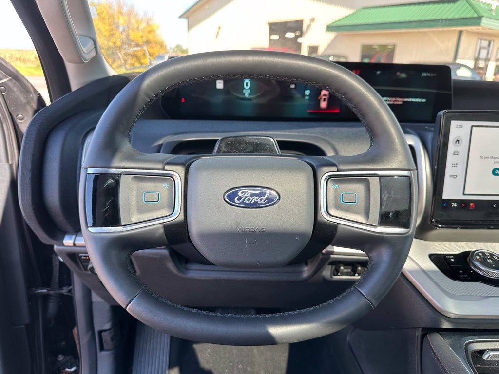 Used 2025 Ford Expedition Active AWD/4WD image 14