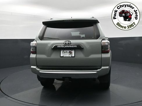 Used 2022 Toyota 4Runner TRD Off-Road Premium AWD/4WD image 5