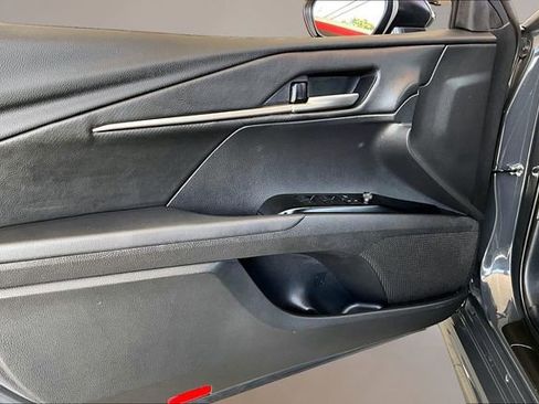 Used 2025 Toyota Camry SE FWD image 17