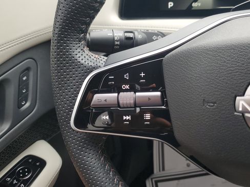 Used 2023 Nissan Ariya FWD image 25