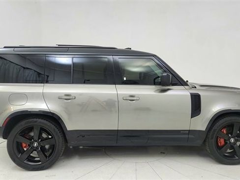 Used 2025 Land Rover Defender 110 X image 11