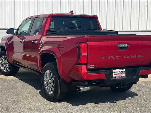 Used 2025 Toyota Tacoma Limited image 15