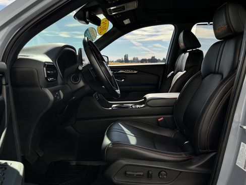 Certified 2025 Honda Pilot TrailSport image 12