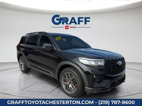 Used 2026 Ford Explorer ST-Line w/ ST-Line Street Pack AWD/4WD image 4