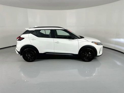 Used 2024 Nissan Kicks SR w/ SR Premium Package FWD image 10