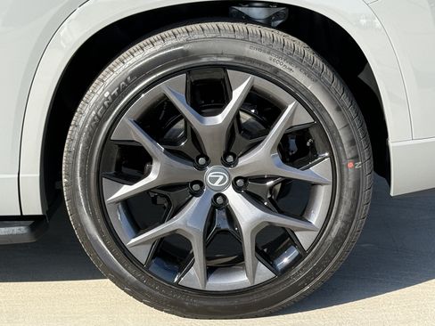 New 2026 Lexus TX 500h AWD image 16