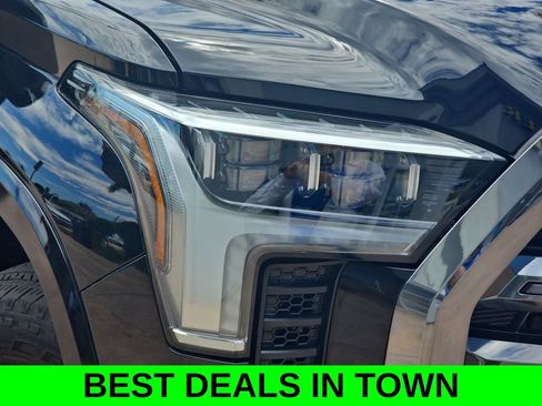 Used 2024 Toyota Tundra Platinum AWD/4WD image 32