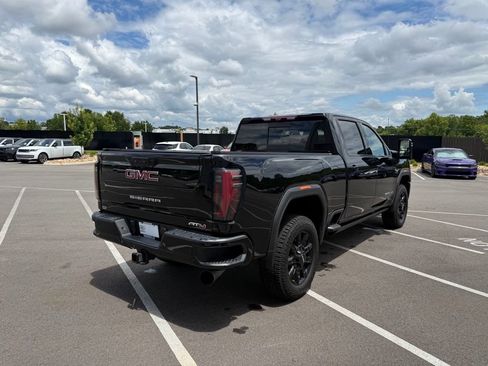 Used 2024 GMC Sierra 2500 AT4 w/ Technology Package AWD/4WD image 8