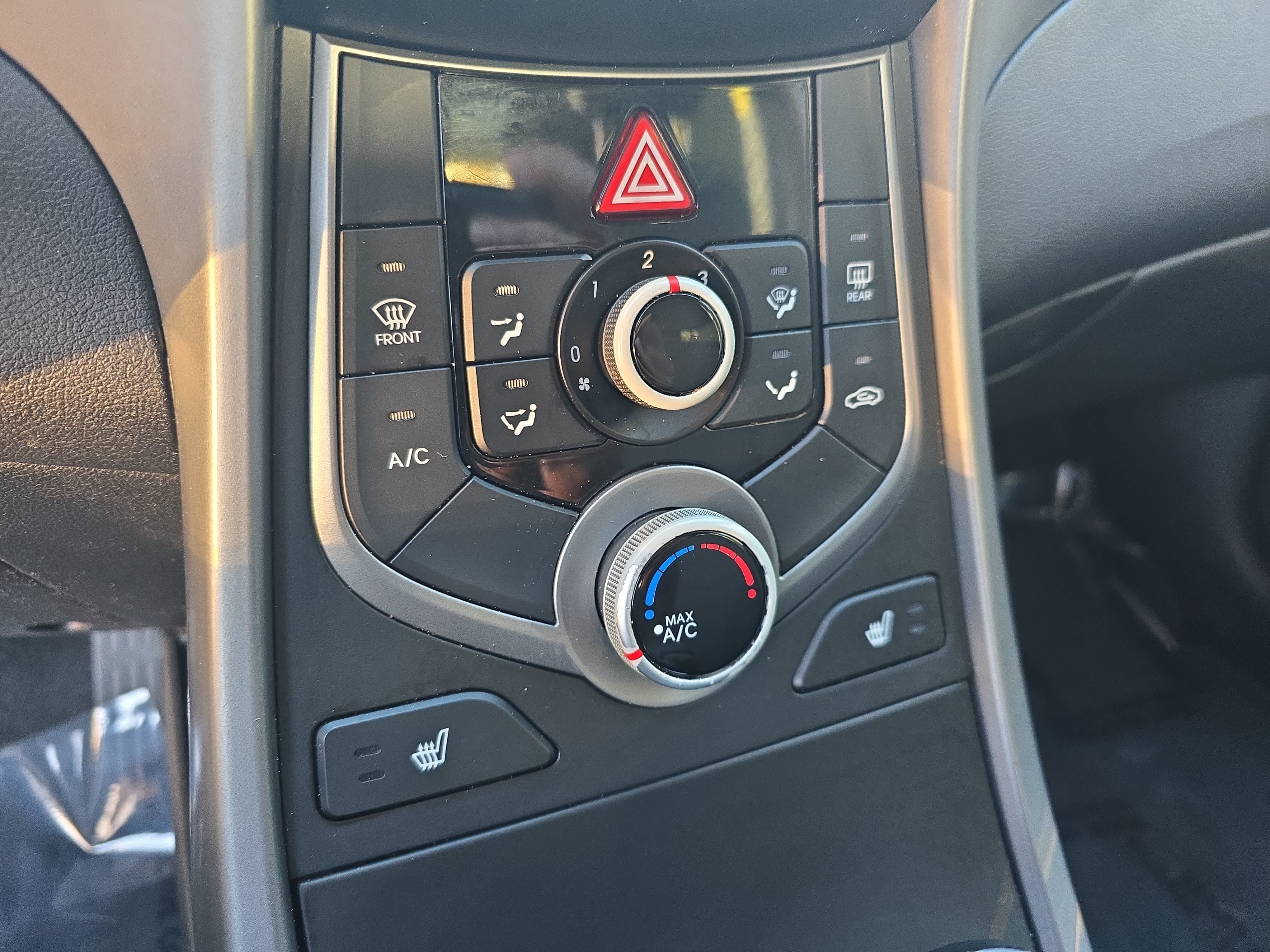 Used 2015 Hyundai Elantra Limited FWD image 20