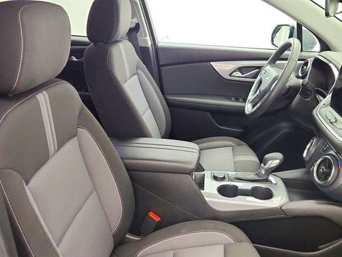 Used 2025 Chevrolet Blazer LT FWD image 24