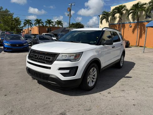 Used 2017 Ford Explorer FWD image 1