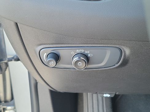 Used 2024 Chevrolet Equinox LT AWD/4WD image 19