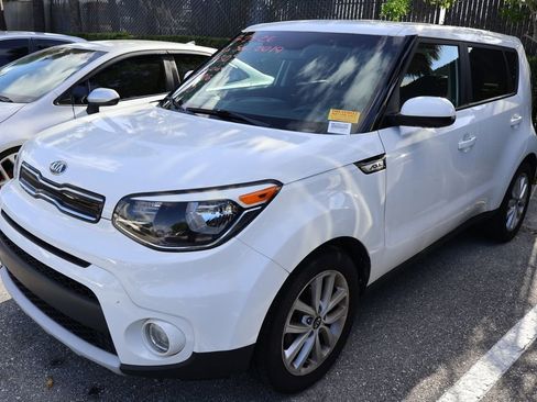 Used 2019 Kia Soul + FWD image 2
