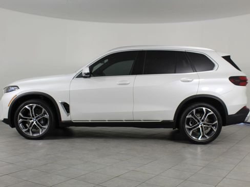 New 2026 BMW X5 sDrive40i w/ Climate Comfort Package image 2