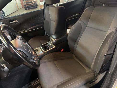 Used 2022 Dodge Charger SXT RWD image 13