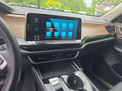 Certified 2024 Volkswagen Atlas SE FWD image 21