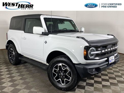 Used 2023 Ford Bronco Outer Banks AWD/4WD image 1