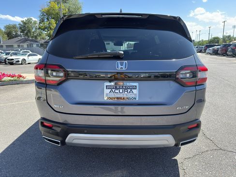 Used 2025 Honda Pilot Elite image 6