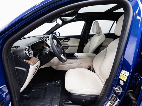 Used 2025 Mercedes-Benz GLC 350e 4MATIC w/ Driver Assistance Package image 8