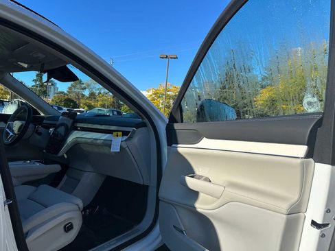 New 2025 Volvo EX90 Plus w/ Protection Package Premier image 11