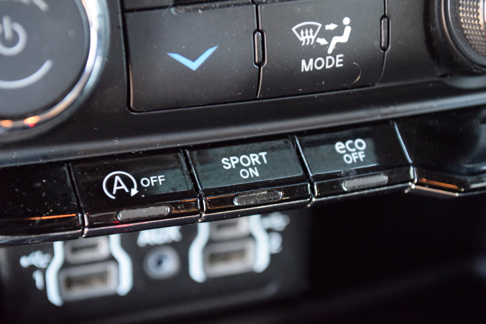 Used 2022 Dodge Durango SXT w/ Blacktop Package AWD/4WD image 12