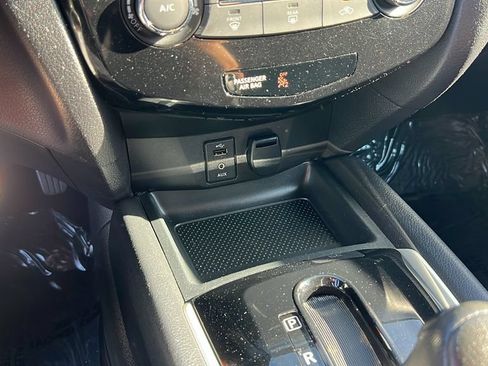 Used 2016 Nissan Rogue S w/ S Family Package FWD image 16