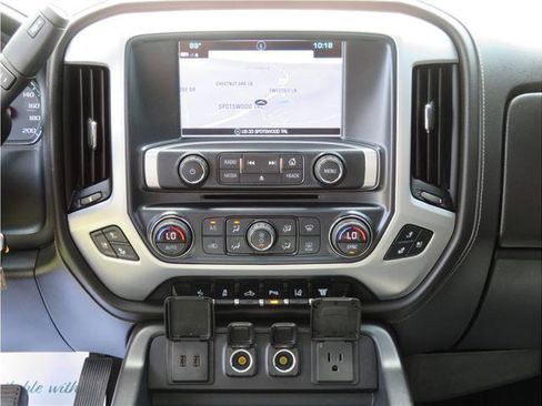 Used 2019 GMC Sierra 3500 SLT w/ Driver Alert Package AWD/4WD image 8