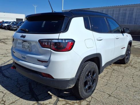 Used 2023 Jeep Compass Trailhawk image 3