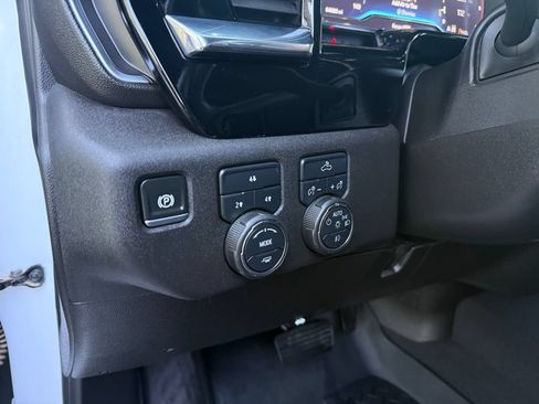 Used 2024 Chevrolet Silverado 2500 LT w/ Convenience Package AWD/4WD image 23