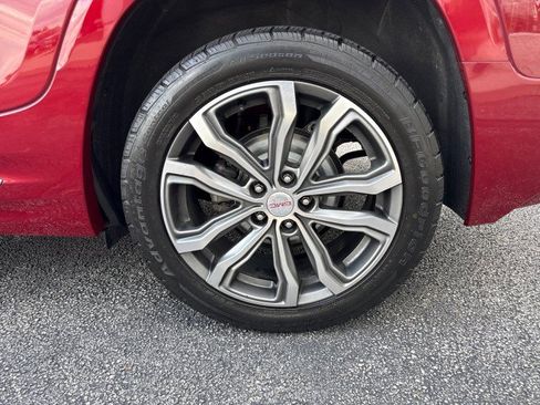 Used 2020 GMC Terrain Denali w/ Denali Premium Package AWD/4WD image 12