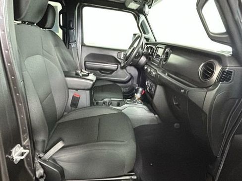 Used 2023 Jeep Wrangler Unlimited w/ Cold Weather Group AWD/4WD image 29