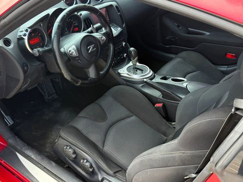 Used 2016 Nissan 370Z Coupe RWD image 11
