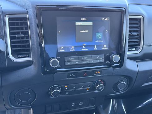 Used 2024 Nissan Frontier SV image 7