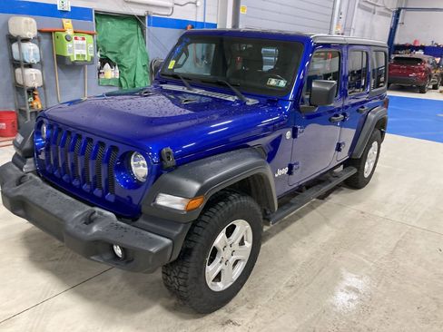 Used 2019 Jeep Wrangler Unlimited Sport S image 3