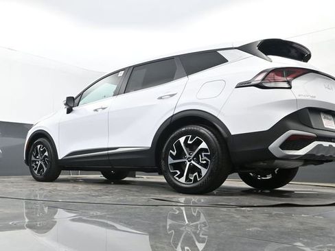 Used 2025 Kia Sportage EX image 24