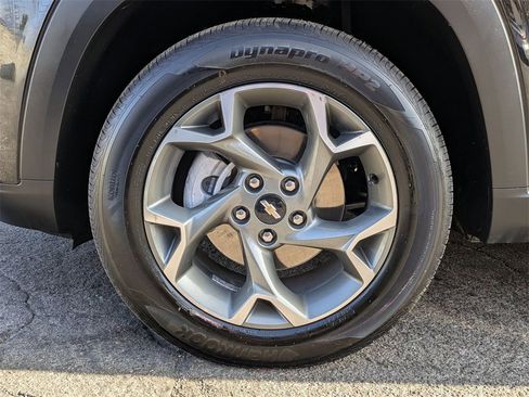 Used 2025 Chevrolet Trax LT w/ LT Convenience Package image 31