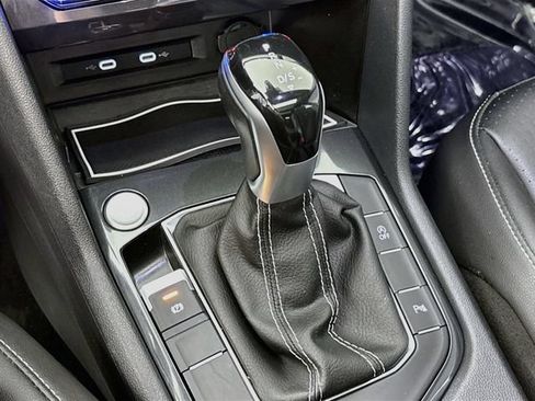 Certified 2023 Volkswagen Tiguan SE R-Line AWD/4WD image 20
