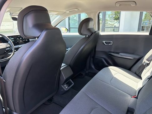 Used 2025 Kia K4 FWD image 19