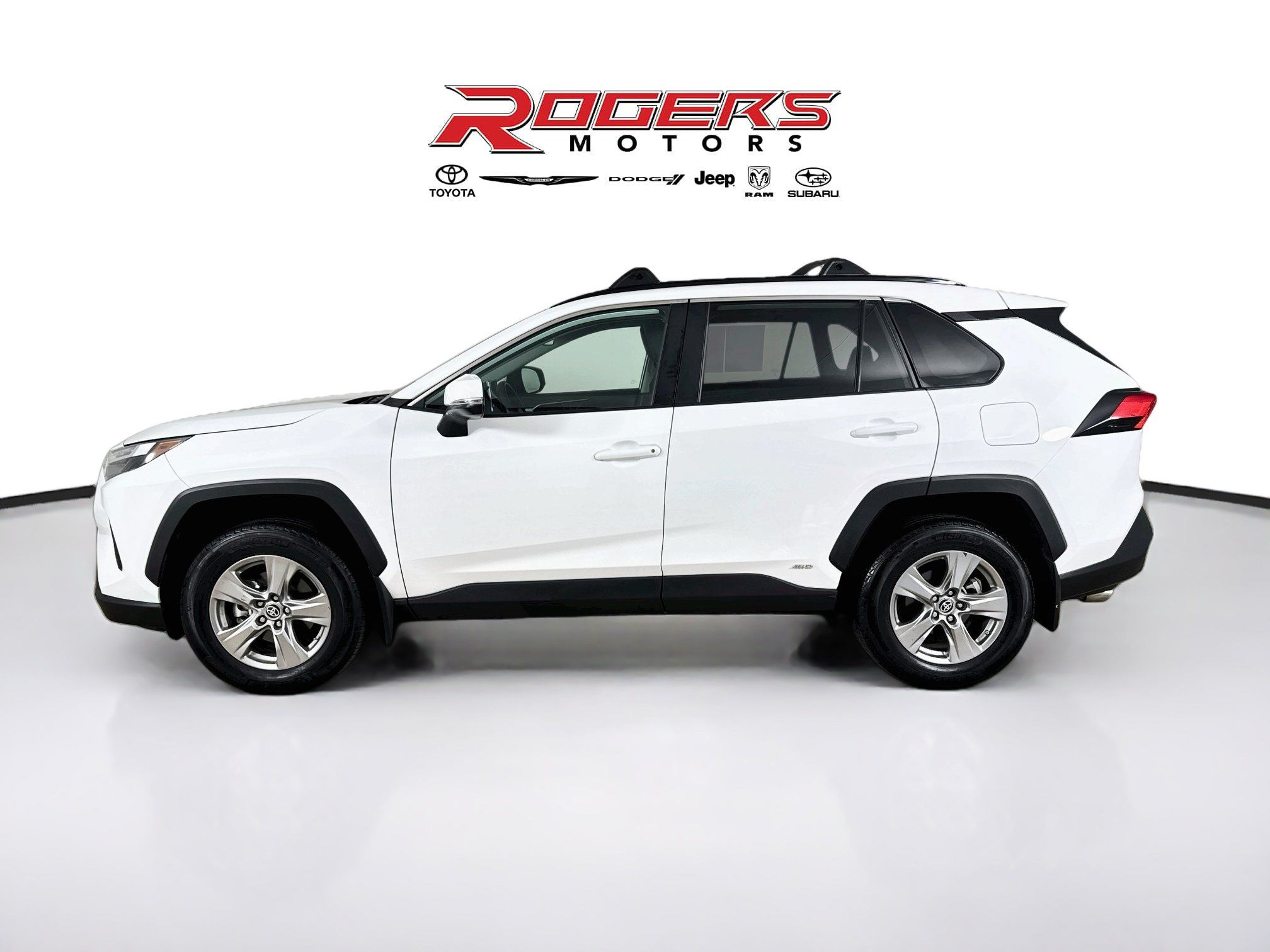 Certified 2024 Toyota RAV4 LE AWD/4WD image 9