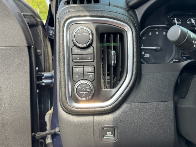 Used 2022 GMC Sierra 1500 SLT w/ SLT Premium Package AWD/4WD image 24