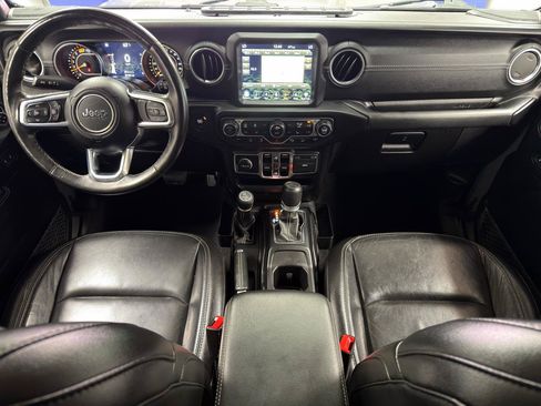 Used 2019 Jeep Wrangler Unlimited Sahara w/ Uconnect 4C Nav & Sound Group AWD/4WD image 28