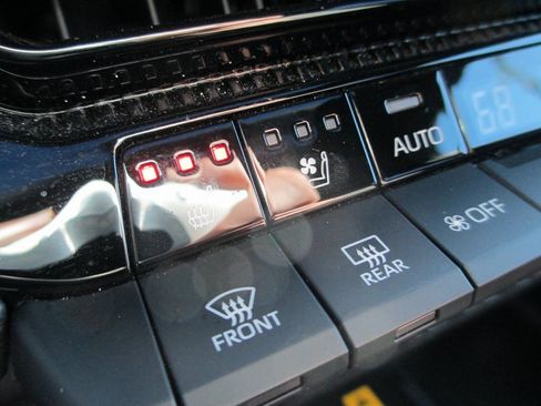 Used 2024 Toyota Land Cruiser w/ Premium Package image 16