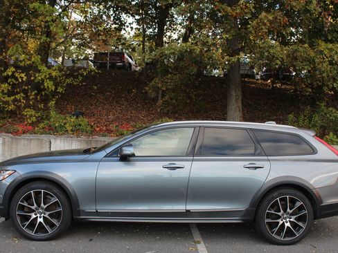 Used 2019 Volvo V90 T6 Cross Country w/ Advanced Package image 6