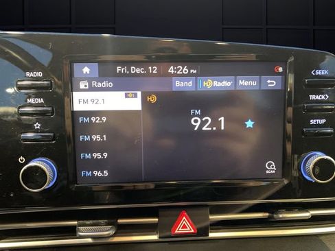 Used 2021 Hyundai Elantra SEL w/ Convenience Package image 18