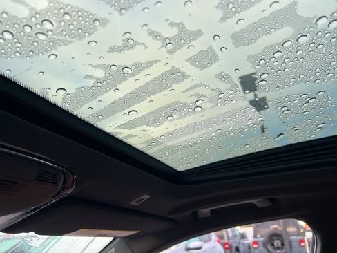 Used 2023 BMW 530e w/ M Sport Package image 41