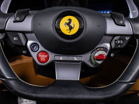 Certified 2019 Ferrari Portofino image 38