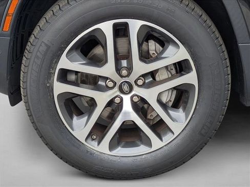 Used 2020 Land Rover Defender 110 HSE image 27